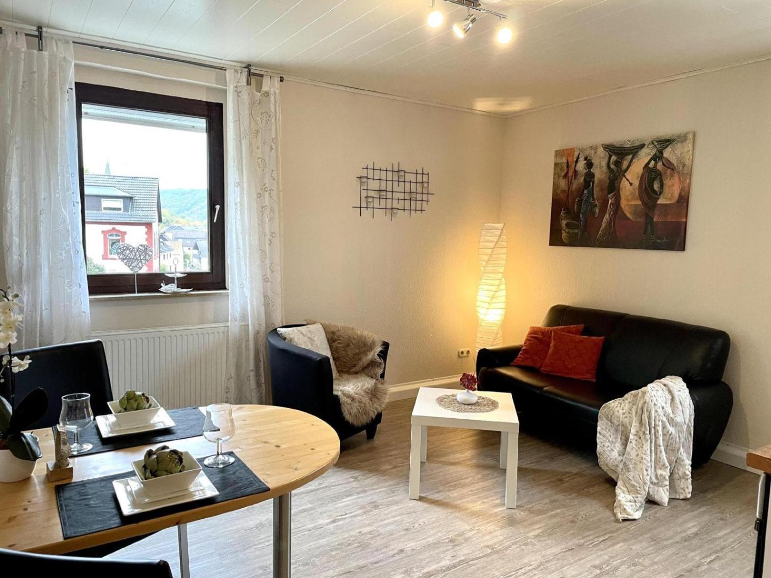 Ferienwohnung Am Kreuzberg Шлайден Екстериор снимка